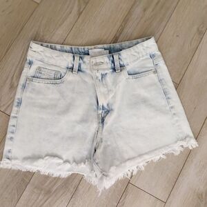 True Craft White-Blue Washed Denim Frayed Hem Shorts